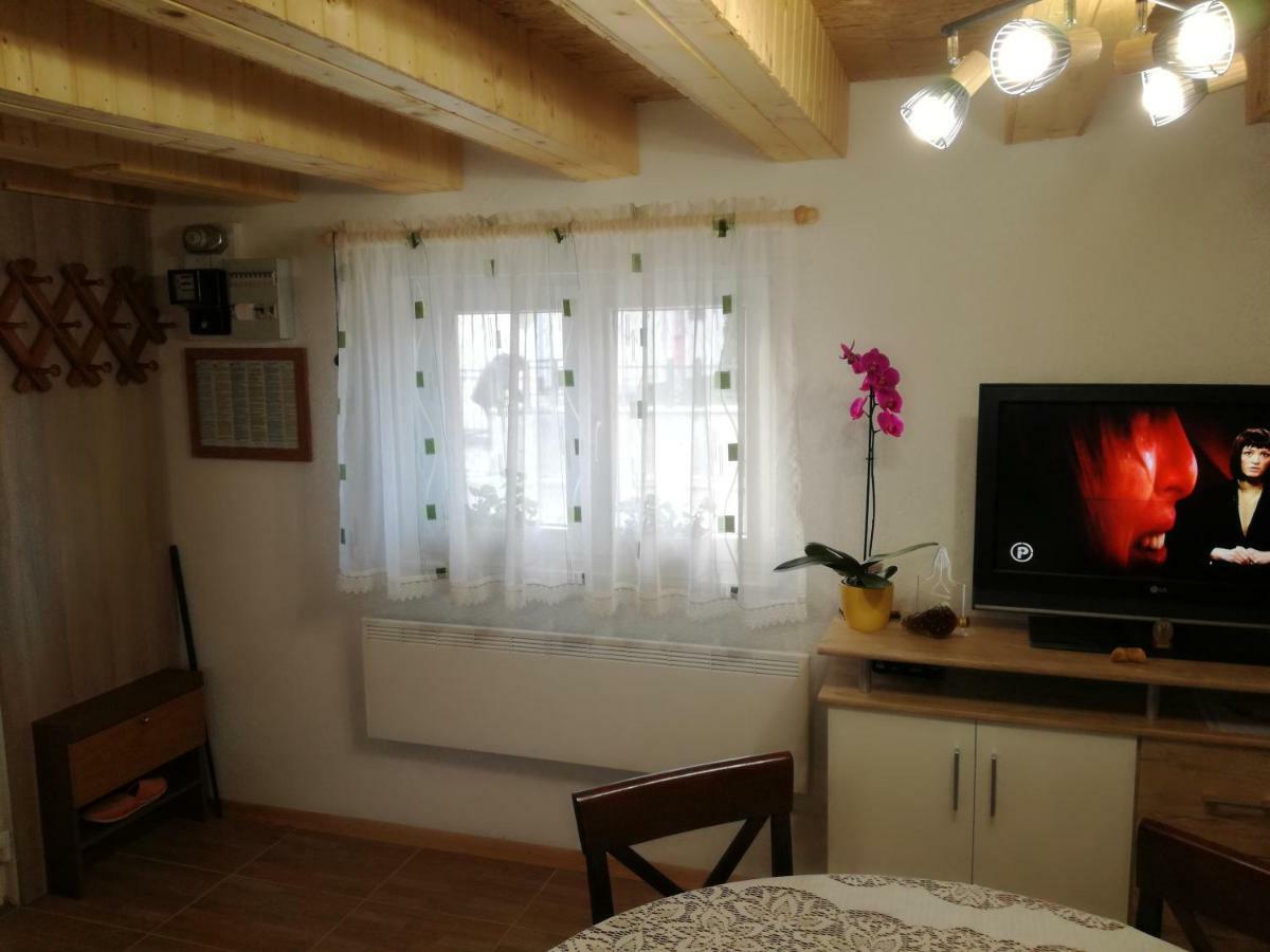 Kuca Za Odmor "Jasna" Lägenhet Crni Lug Exteriör bild