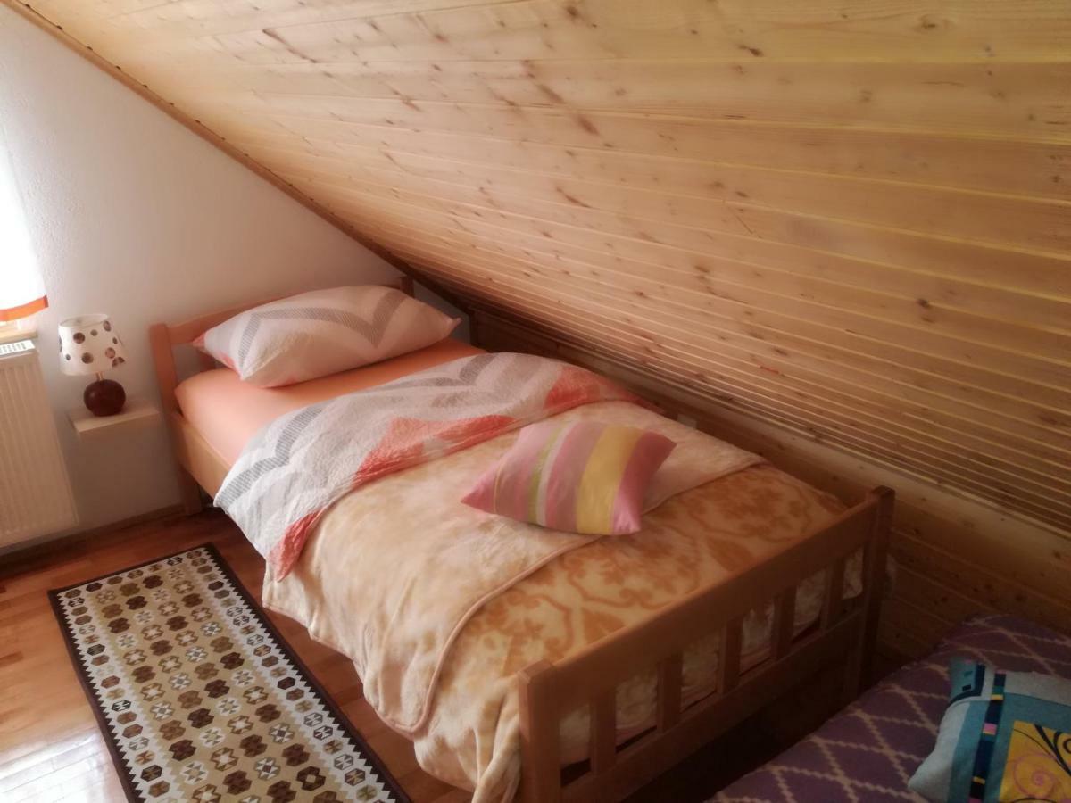 Kuca Za Odmor "Jasna" Lägenhet Crni Lug Exteriör bild